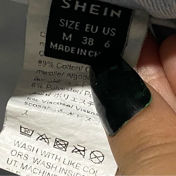 Denim shorts Distressed Raw hem light blue woman Short Shorts SHEIN size M - Picture 4 of 4